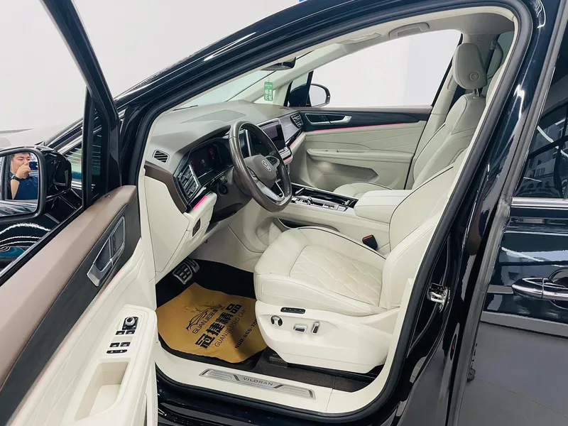 Volkswagen Viloran 2022 380TSI Acabado premium exterior foto 4