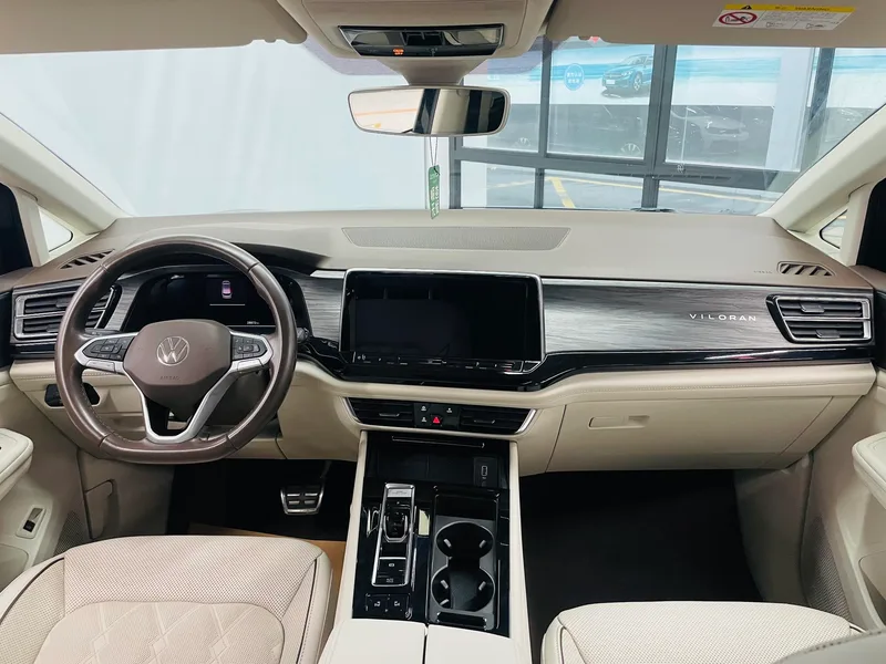Volkswagen Viloran 2022 380TSI Acabado premium exterior foto 7
