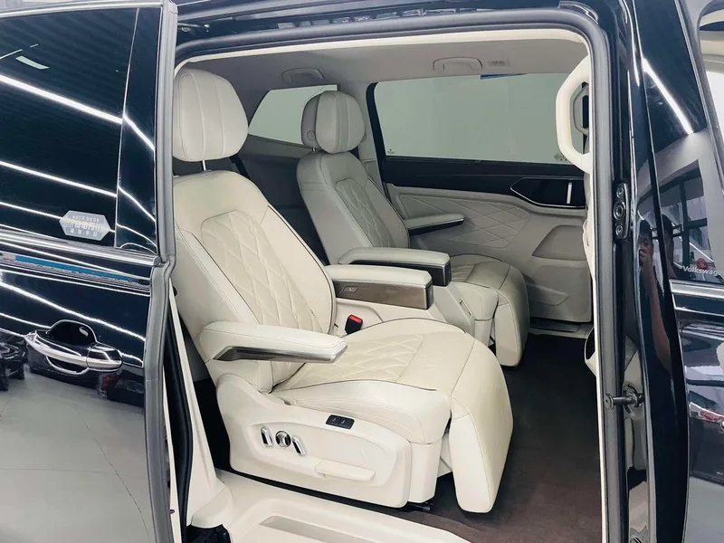 Volkswagen Viloran 2022 380TSI Acabado premium interior foto 13