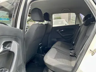 Volkswagen Polo 2014 1.6L Automatic 30 Anniversary Edition interior photo 11 Volkswagen Polo 2014 1.6L Automatic 30 Anniversary Edition interior photo 11