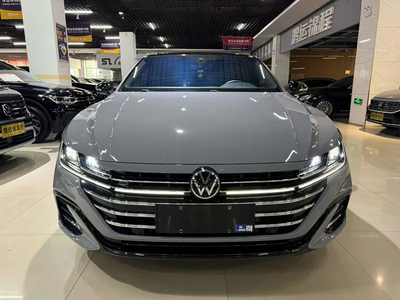 Volkswagen CC 2021 380TSI Versión llamativa exterior foto 2 Volkswagen CC 2021 380TSI Versión llamativa exterior foto 2