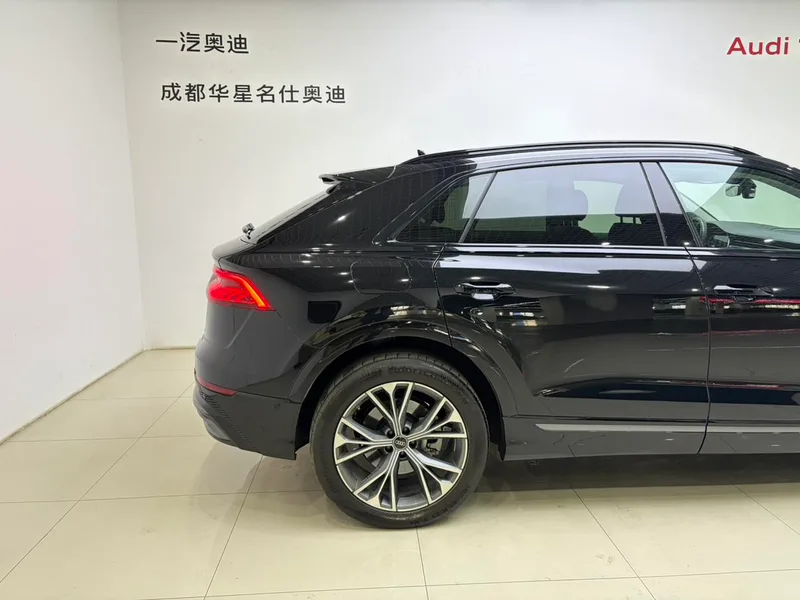 Audi Q8 2023 55 TFSI Deluxe dinámico exterior foto 8 Audi Q8 2023 55 TFSI Deluxe dinámico exterior foto 8
