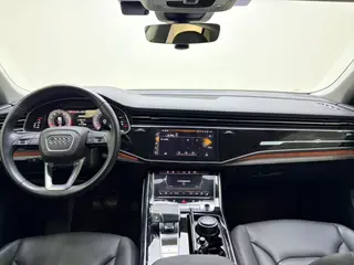 Audi Q8 2023 55 TFSI Deluxe dinámico interior foto 18 Audi Q8 2023 55 TFSI Deluxe dinámico interior foto 18