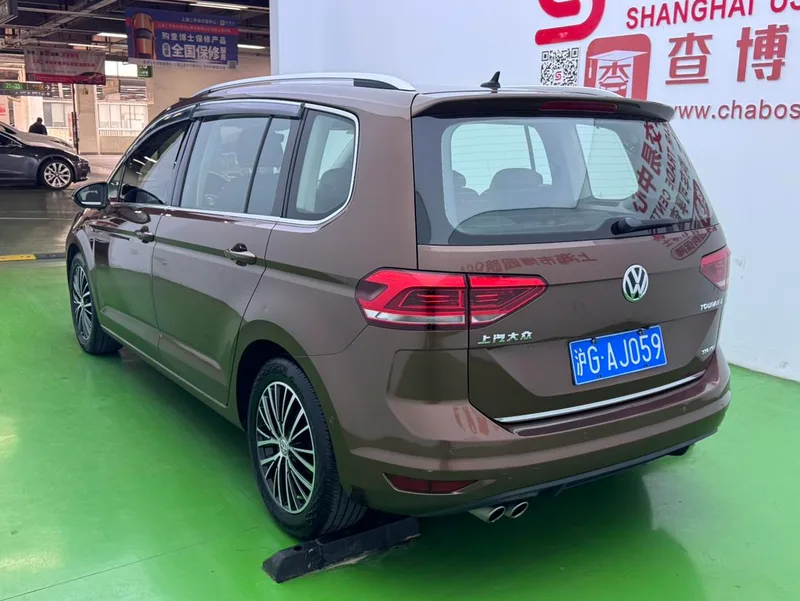 Volkswagen Touan L 2016 330TSI Versión de lujo automática exterior foto 4 Volkswagen Touan L 2016 330TSI Versión de lujo automática exterior foto 4