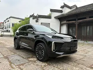 Exeed Lingyun 2025 300T Versión estrella con tracción en dos ruedas exterior foto 3