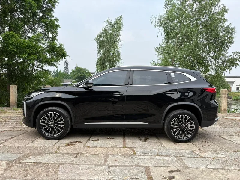 Exeed Lingyun 2025 300T Versión estrella con tracción en dos ruedas exterior foto 4