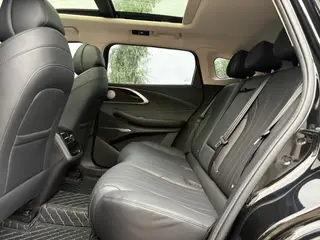 Exeed Lingyun 2025 300T Versión estrella con tracción en dos ruedas interior foto 9