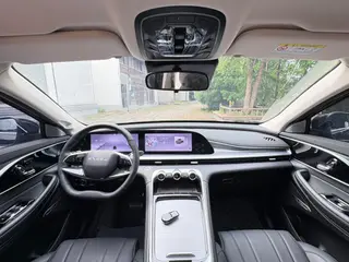 Exeed Lingyun 2025 300T Versión estrella con tracción en dos ruedas interior foto 10