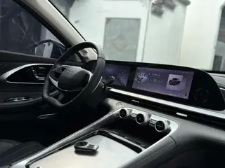 Exeed Lingyun 2025 300T Versión estrella con tracción en dos ruedas interior foto 11