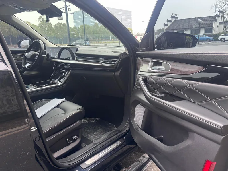 Exeed VX 2021 390T Two-Drive Star Edition interior photo 8 Exeed VX 2021 390T Two-Drive Star Edition interior photo 8