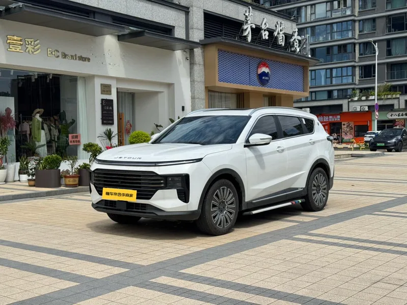 Jetour X70 PLUS 2025 1.5T 6DCT Luxury Edition 7 seat exterior photo 1 Jetour X70 PLUS 2025 1.5T 6DCT Luxury Edition 7 seat exterior photo 1
