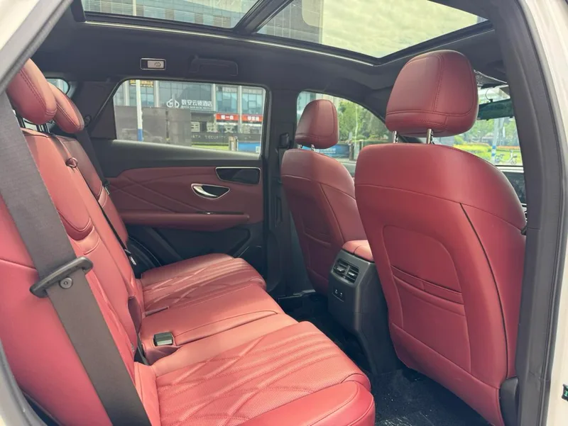 Jetour X70 PLUS 2025 1.5T 6DCT Luxury Edition 7 seat interior photo 8 Jetour X70 PLUS 2025 1.5T 6DCT Luxury Edition 7 seat interior photo 8