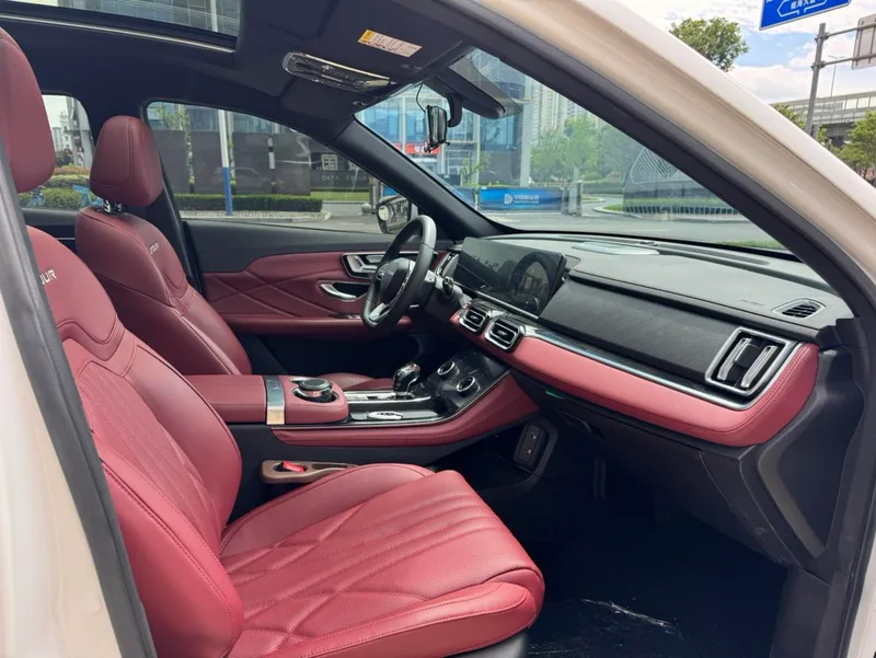 Jetour X70 PLUS 2025 1.5T 6DCT Luxury Edition 7 seat interior photo 9 Jetour X70 PLUS 2025 1.5T 6DCT Luxury Edition 7 seat interior photo 9