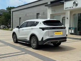 Jetour X70 PLUS 2025 1.5T 6DCT Luxury Edition 7 seat interior photo 10 Jetour X70 PLUS 2025 1.5T 6DCT Luxury Edition 7 seat interior photo 10