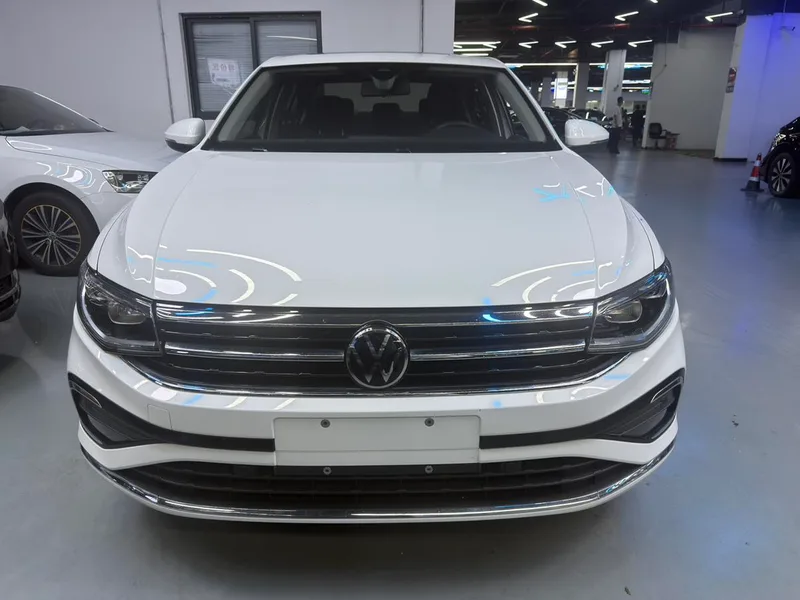 Volkswagen Bora 2023 200TSI DSG Sabiduría PRO Edición exterior foto 2 Volkswagen Bora 2023 200TSI DSG Sabiduría PRO Edición exterior foto 2
