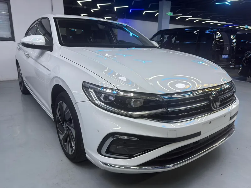 Volkswagen Bora 2023 200TSI DSG Sabiduría PRO Edición exterior foto 3 Volkswagen Bora 2023 200TSI DSG Sabiduría PRO Edición exterior foto 3