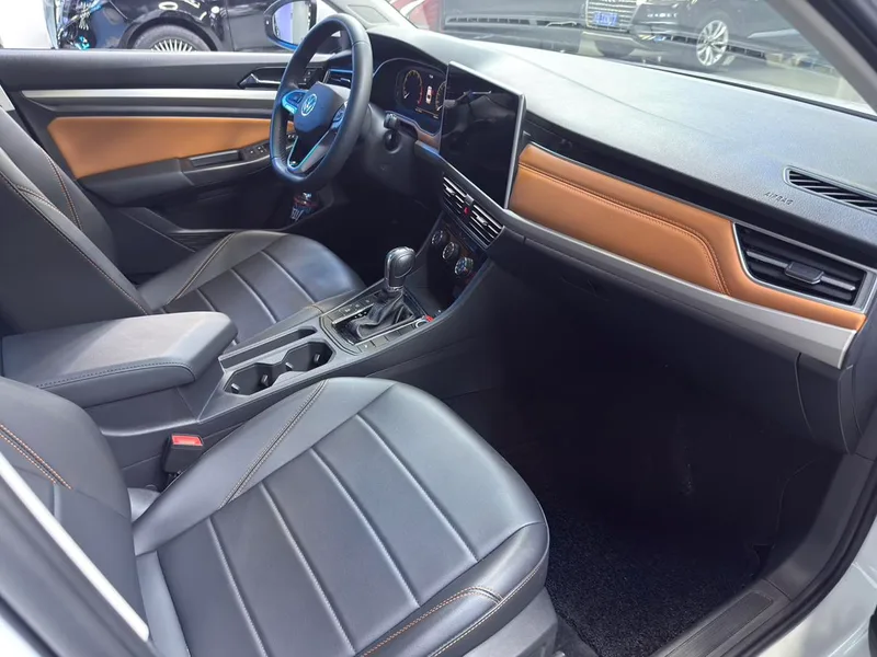 Volkswagen Bora 2023 200TSI DSG Sabiduría PRO Edición interior foto 6 Volkswagen Bora 2023 200TSI DSG Sabiduría PRO Edición interior foto 6