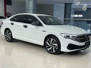 Volkswagen Sagitar 2024 300TSI DSG Versión más allá exterior foto 2 Volkswagen Sagitar 2024 300TSI DSG Versión más allá exterior foto 2