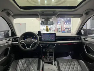 Volkswagen Sagitar 2024 300TSI DSG Versión más allá exterior foto 5 Volkswagen Sagitar 2024 300TSI DSG Versión más allá exterior foto 5