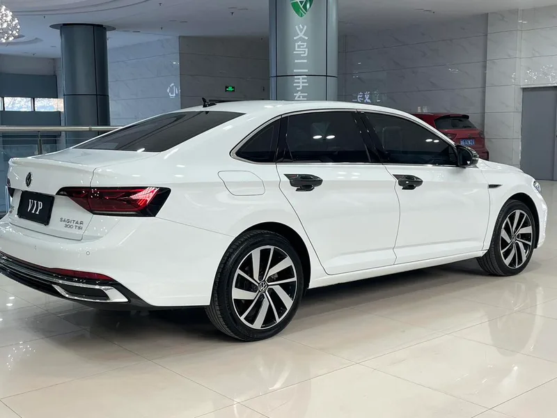 Volkswagen Sagitar 2024 300TSI DSG Versión más allá interior foto 9 Volkswagen Sagitar 2024 300TSI DSG Versión más allá interior foto 9