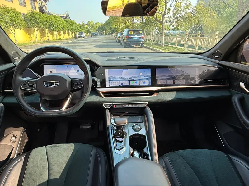 Geely Monjaro 2021 2.0TD DCT EVO Two-drive flagship type interior photo 9 Geely Monjaro 2021 2.0TD DCT EVO Two-drive flagship type interior photo 9