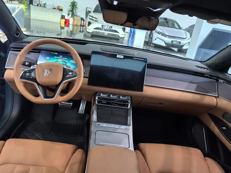 BYD Han L 2025 DM-p 180KM Four-wheel drive lidar flagship interior photo 6