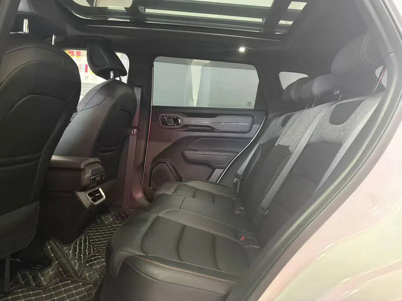 Geely Cowboy 2025 1.5TD Tide Play Edition interior photo 6 Geely Cowboy 2025 1.5TD Tide Play Edition interior photo 6