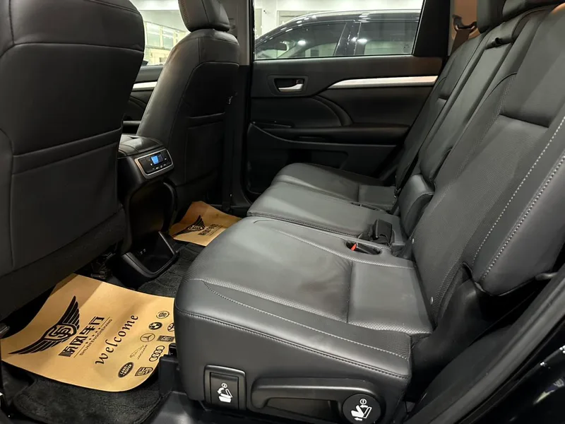 Toyota Highlander 2018 2.0T Four-wheel drive Premium Edition 7 seat Country VI exterior photo 8 Toyota Highlander 2018 2.0T Four-wheel drive Premium Edition 7 seat Country VI exterior photo 8