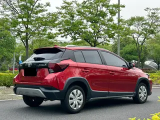 Toyota Yaris L 2021 1.5L CVT Version leader intérieur photo 8
