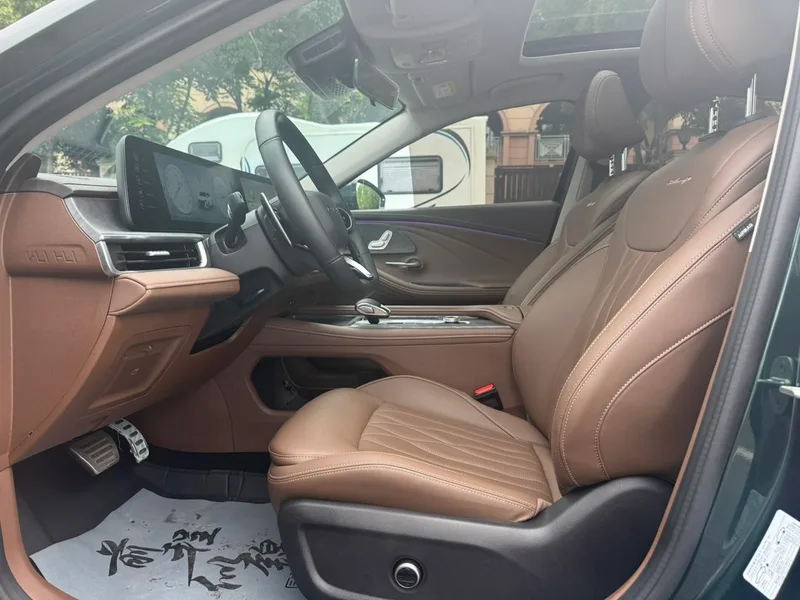 Chery Arrizo 8 2025 2.0T AT Imperial interior foto 12 Chery Arrizo 8 2025 2.0T AT Imperial interior foto 12