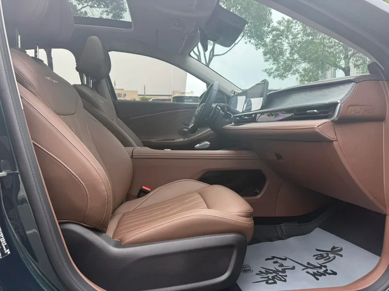 Chery Arrizo 8 2025 2.0T AT Imperial interior foto 20 Chery Arrizo 8 2025 2.0T AT Imperial interior foto 20