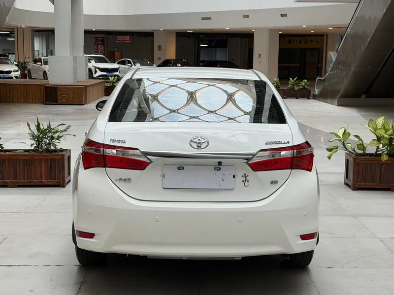 Toyota Corolla 2014 1.6L CVT GL-i extérieur photo 5 Toyota Corolla 2014 1.6L CVT GL-i extérieur photo 5