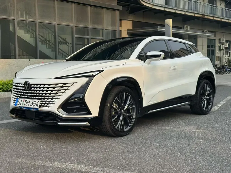 Changan UNI-T 2023 Second generation 1.5T Premium Trim exterior photo 1 Changan UNI-T 2023 Second generation 1.5T Premium Trim exterior photo 1