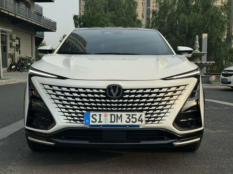 Changan UNI-T 2023 Second generation 1.5T Premium Trim exterior photo 3 Changan UNI-T 2023 Second generation 1.5T Premium Trim exterior photo 3