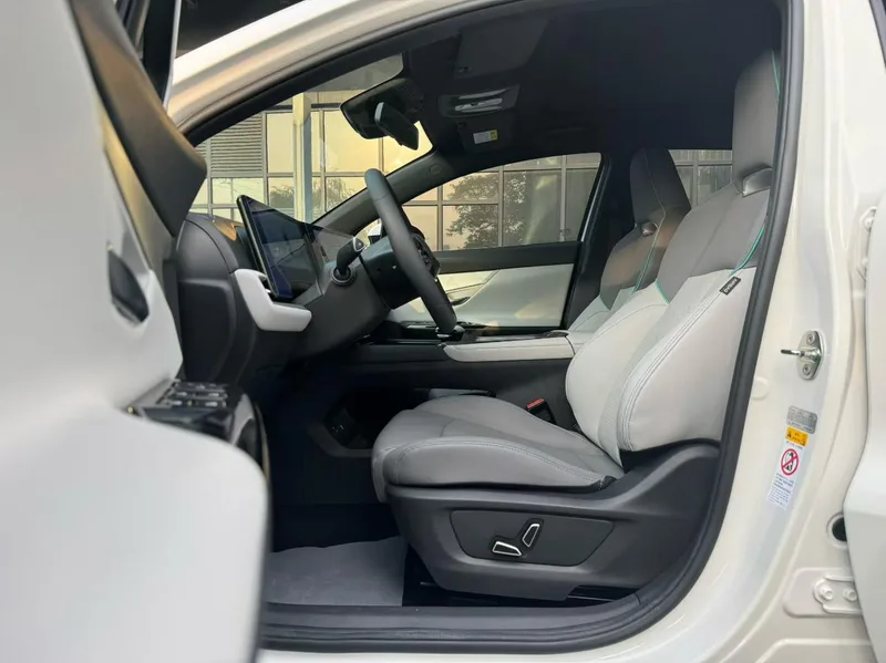 Changan UNI-T 2023 Second generation 1.5T Premium Trim exterior photo 4 Changan UNI-T 2023 Second generation 1.5T Premium Trim exterior photo 4