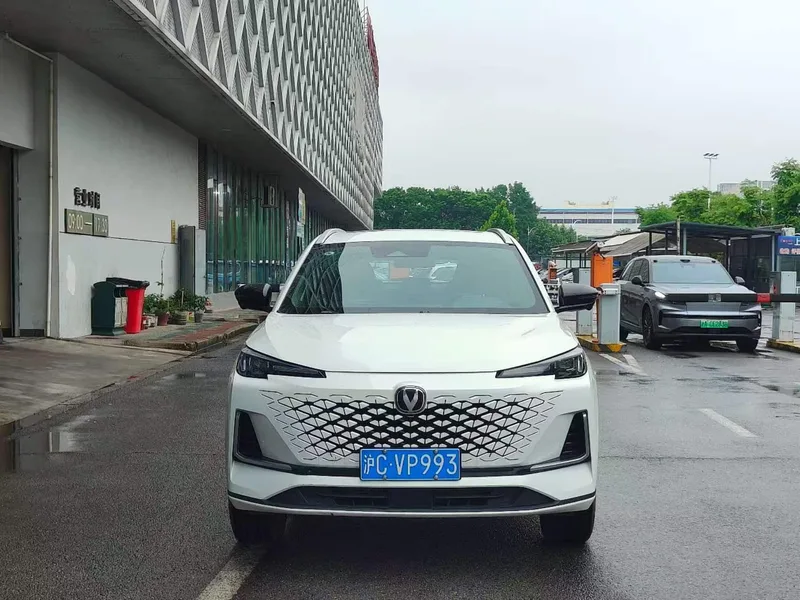 Changan CS55 PLUS 2024 Third generation 1.5T DCT Excellence-type exterior photo 3 Changan CS55 PLUS 2024 Third generation 1.5T DCT Excellence-type exterior photo 3