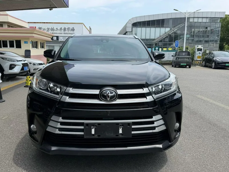 Toyota Highlander 2018 2.0T Four-wheel drive deluxe edition 7 seat Country VI interior photo 9 Toyota Highlander 2018 2.0T Four-wheel drive deluxe edition 7 seat Country VI interior photo 9