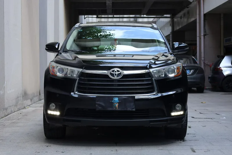 Toyota Highlander 2015 2.0T Édition de luxe à quatre roues motrices 7 Siège extérieur photo 2 Toyota Highlander 2015 2.0T Édition de luxe à quatre roues motrices 7 Siège extérieur photo 2