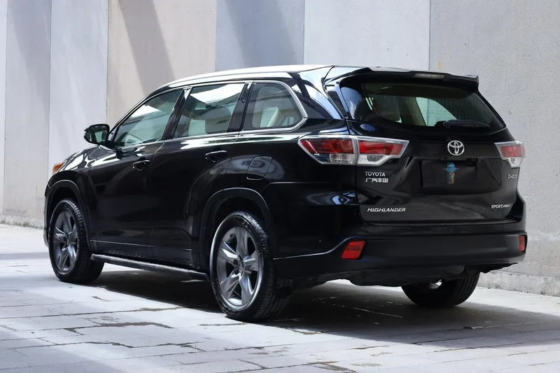Toyota Highlander 2015 2.0T Édition de luxe à quatre roues motrices 7 Siège extérieur photo 3 Toyota Highlander 2015 2.0T Édition de luxe à quatre roues motrices 7 Siège extérieur photo 3