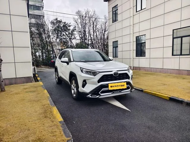 Toyota RAV4 2020 2.0L CVT Two-Drive Fashion Edition exterior photo 3 Toyota RAV4 2020 2.0L CVT Two-Drive Fashion Edition exterior photo 3