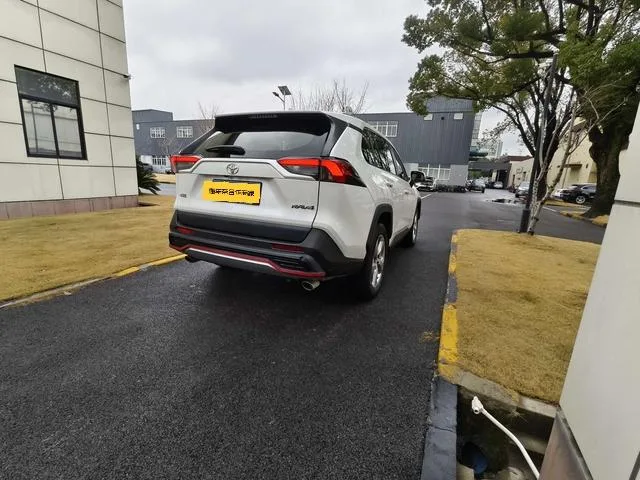 Toyota RAV4 2020 2.0L CVT Two-Drive Fashion Edition exterior photo 5 Toyota RAV4 2020 2.0L CVT Two-Drive Fashion Edition exterior photo 5