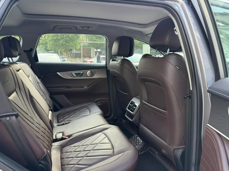 Chery Tiggo 8 Pro 2022 290T Version tempête à deux roues motrices 7 Siège intérieur photo 11