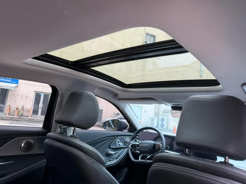 Chery Arrizo 8 2024 1.6TGDI DCT Sabiduría interior foto 9 Chery Arrizo 8 2024 1.6TGDI DCT Sabiduría interior foto 9