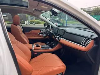 Jetour X70 PLUS 2025 1.5T 7DCT Deluxe Surge Edition 7 seat interior photo 9