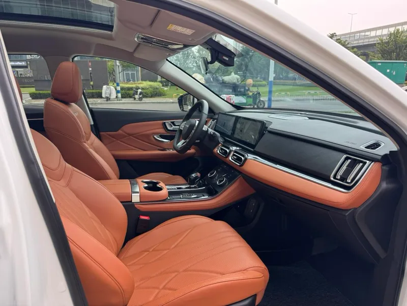 Jetour X70 PLUS 2025 1.5T 7DCT Deluxe Surge Edition 7 seat interior photo 9
