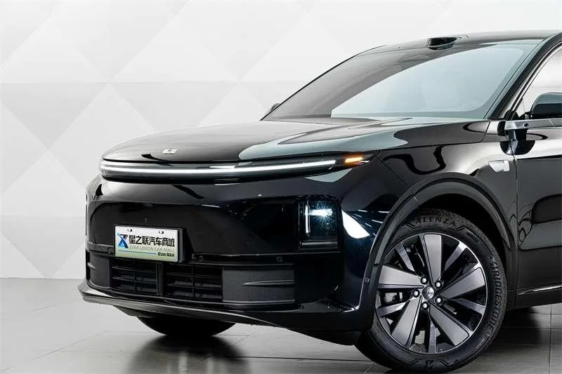 Li Auto L6 2025 Pro Smart Rejuvenation New Edition exterior photo 3