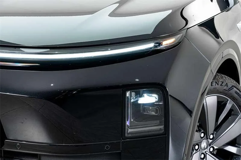 Li Auto L6 2025 Pro Smart Rejuvenation New Edition exterior photo 4