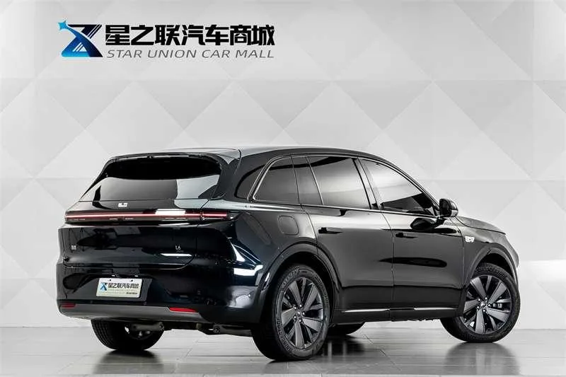 Li Auto L6 2025 Pro Smart Rejuvenation New Edition exterior photo 6