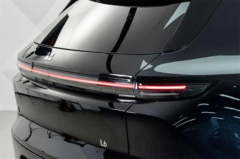 Li Auto L6 2025 Pro Smart Rejuvenation New Edition exterior photo 8