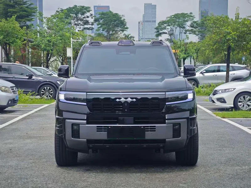 Fangchengbao Leopard 8 2025 Zhiyong Flagship Edition 6 seat exterior photo 2